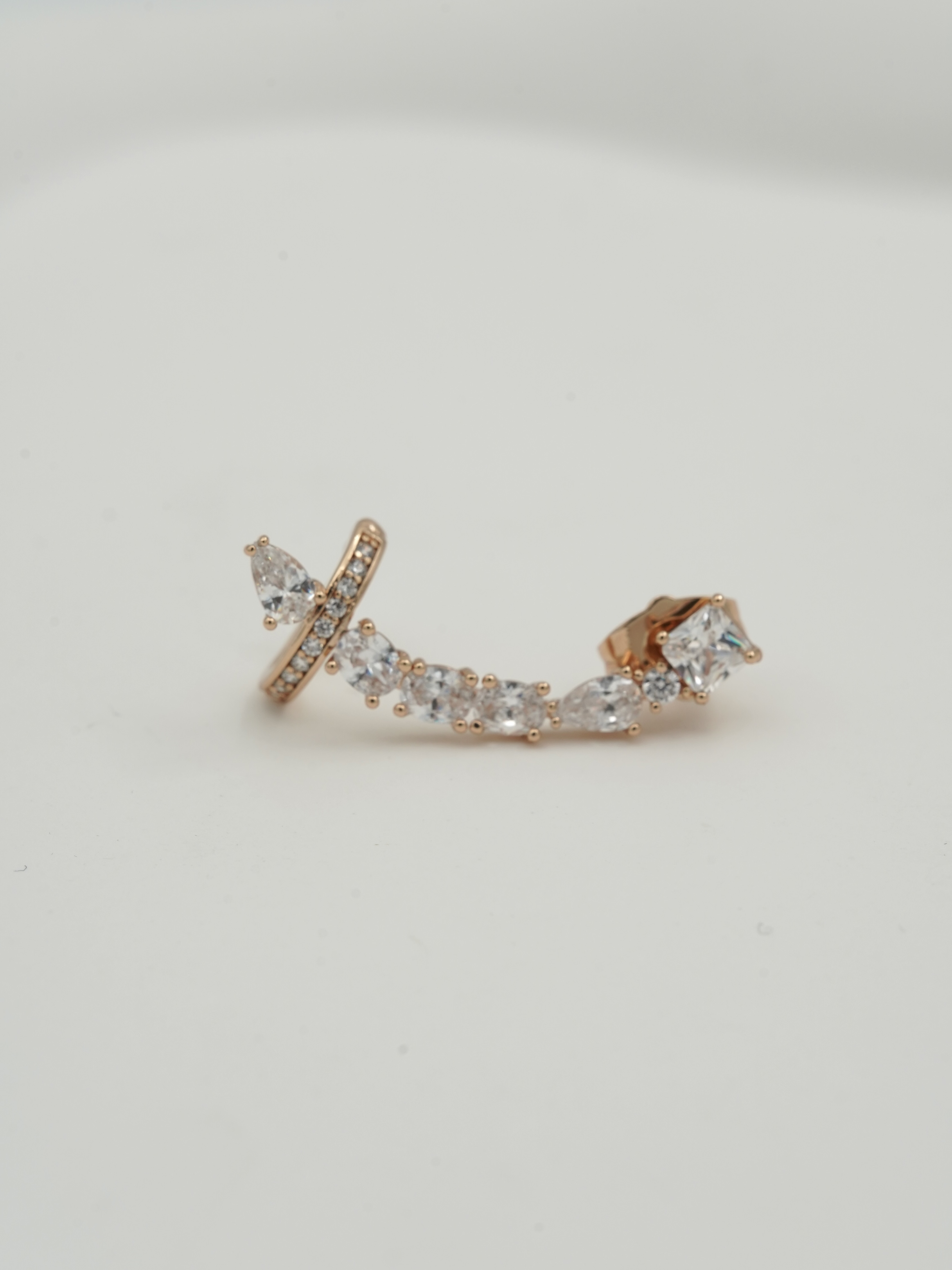 Resim Gold Minimal Taş Detaylı Earcuff Küpe